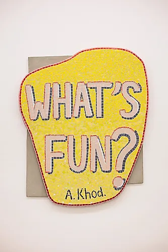 Anna Khodorkovskaya, What’s Fun, 2024, Glassteinmosaik, 120 x 100 x 2 cm
